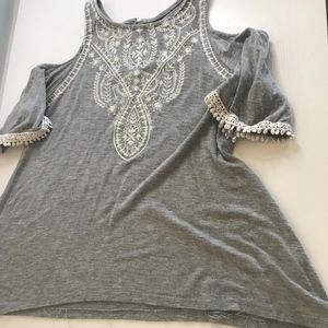 Children's gray lace cold shoulder top